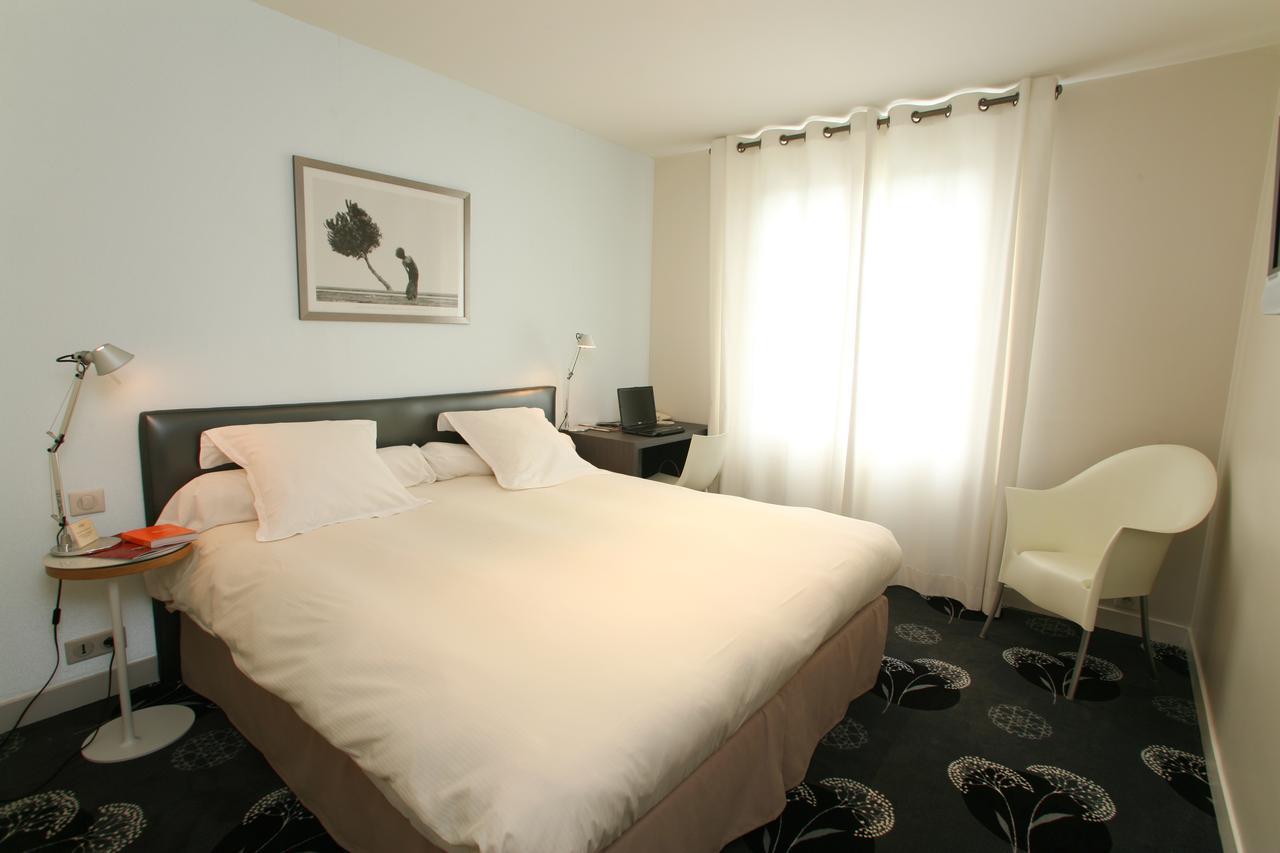 Logis Ar Milin Hotel Chateaubourg  Bagian luar foto
