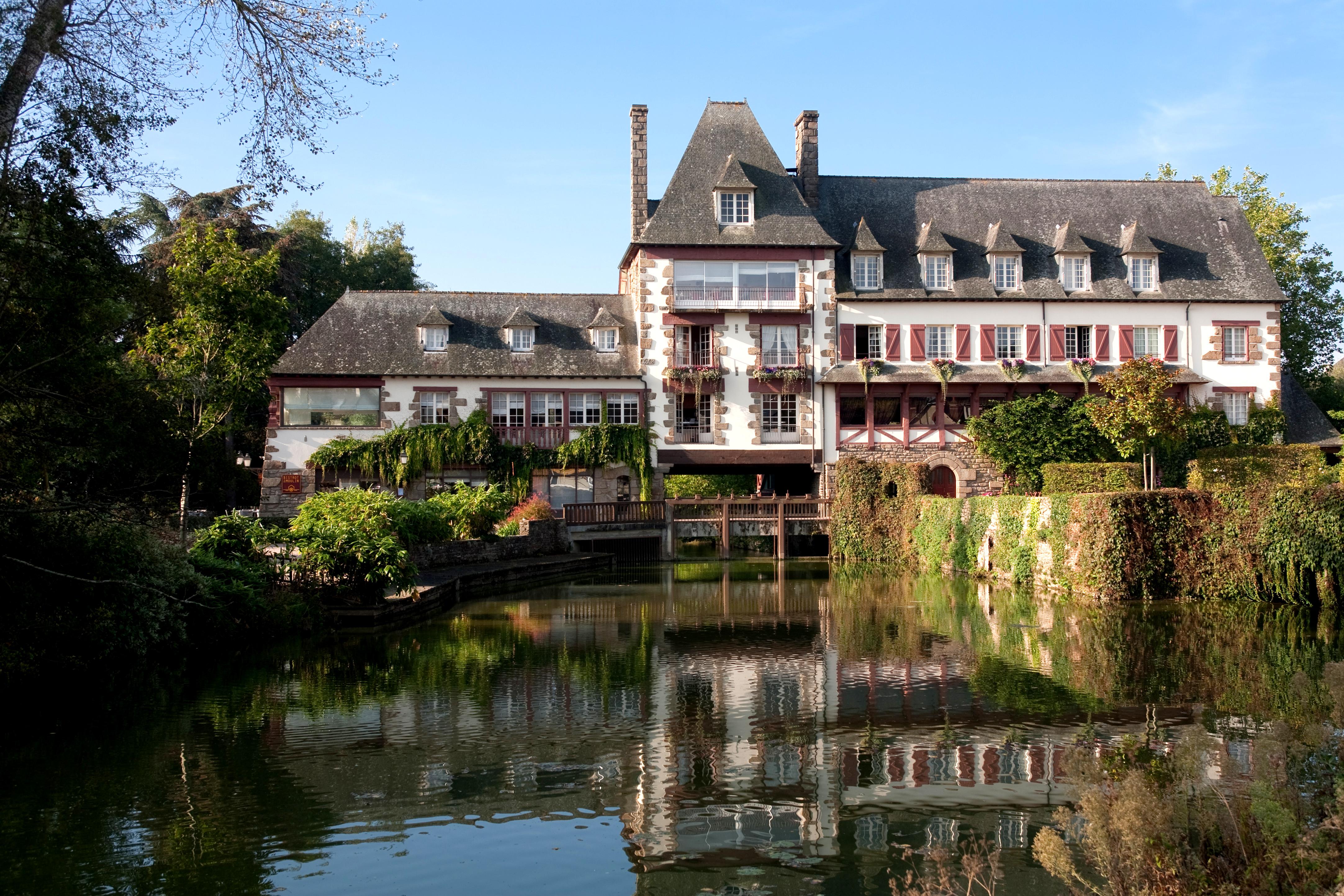 Logis Ar Milin Hotel Chateaubourg  Bagian luar foto