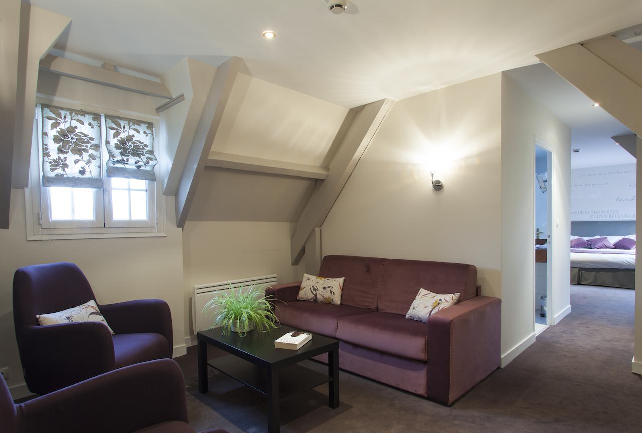Logis Ar Milin Hotel Chateaubourg  Bagian luar foto