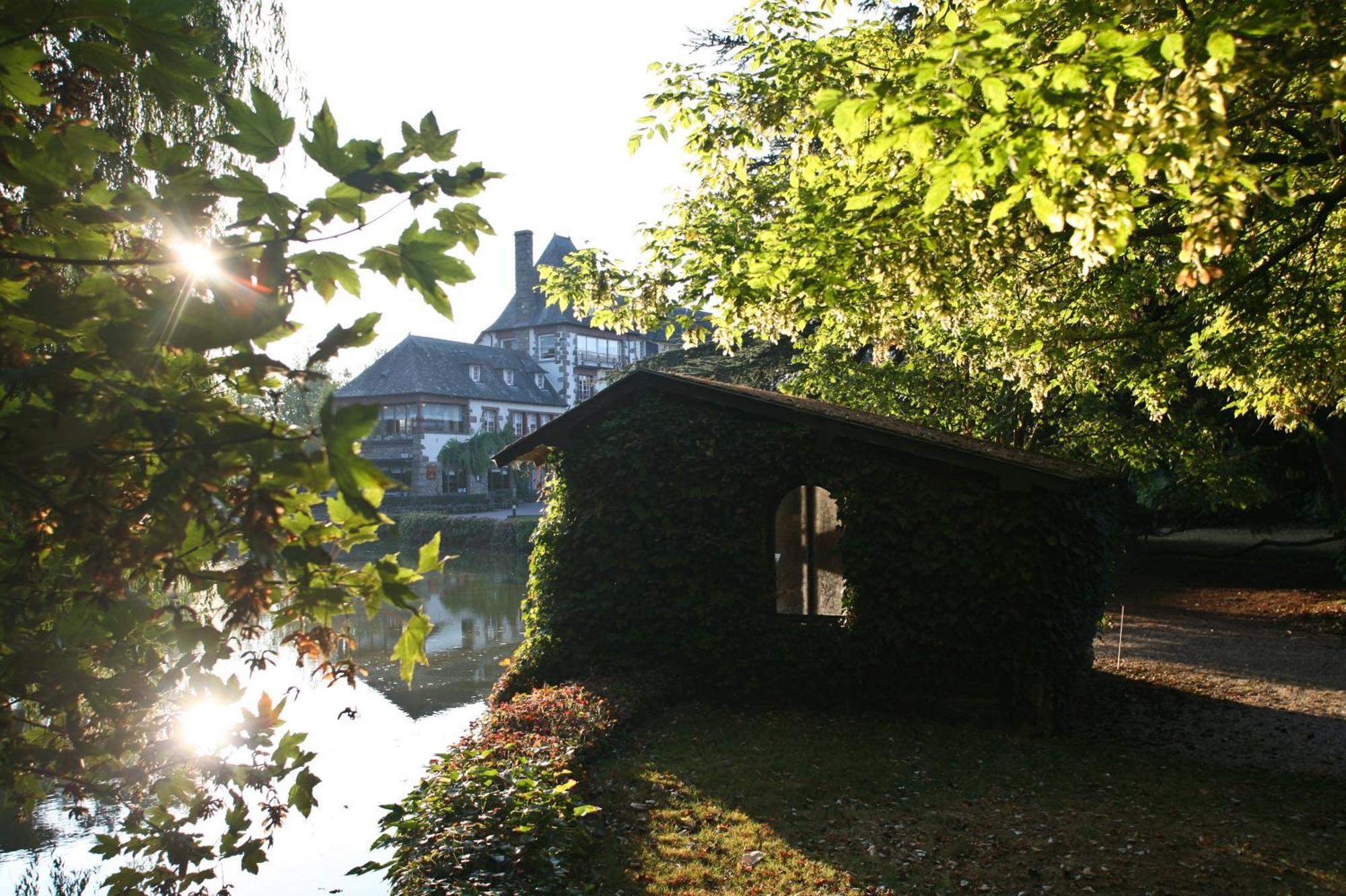 Logis Ar Milin Hotel Chateaubourg  Bagian luar foto