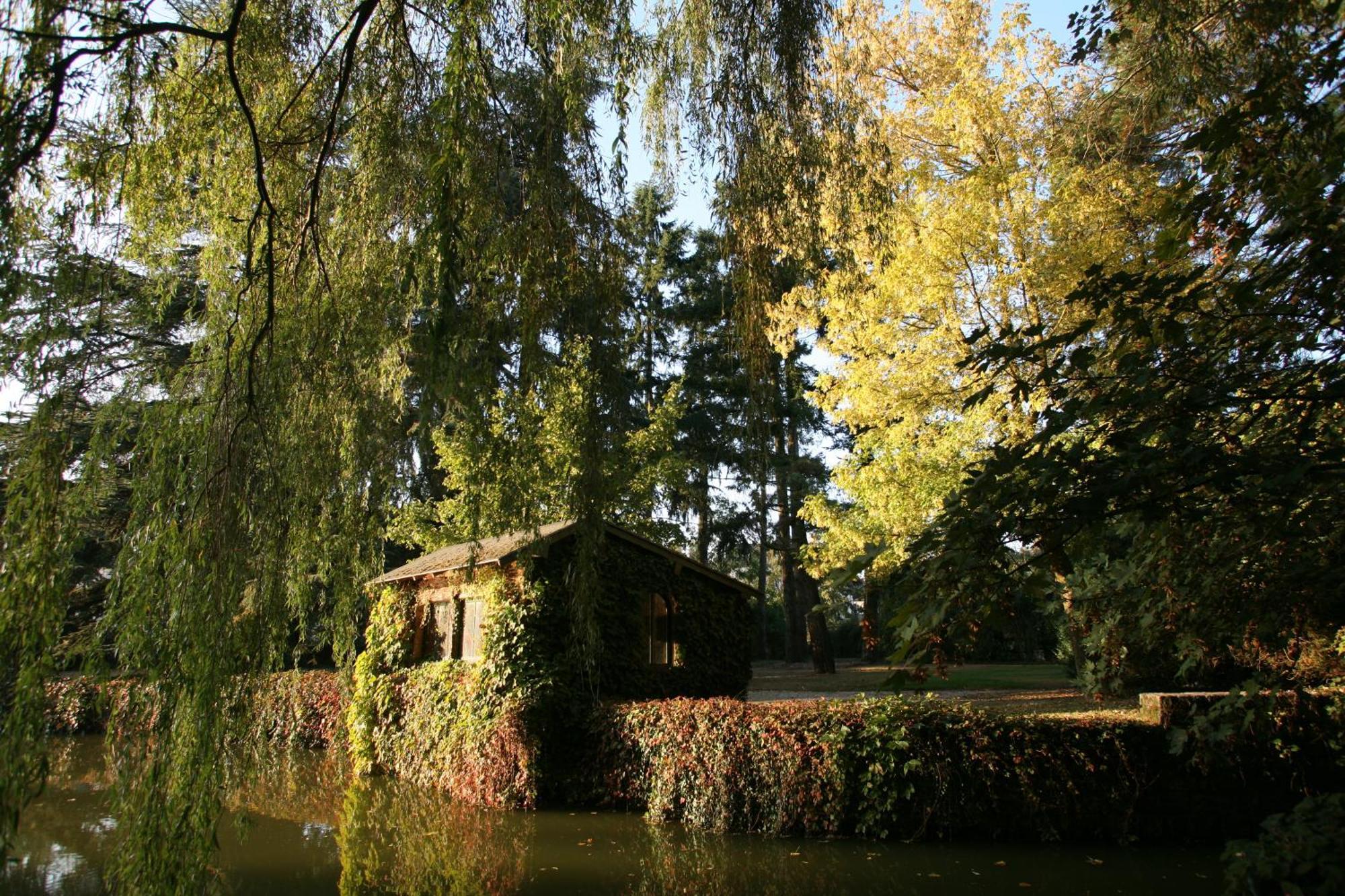 Logis Ar Milin Hotel Chateaubourg  Bagian luar foto
