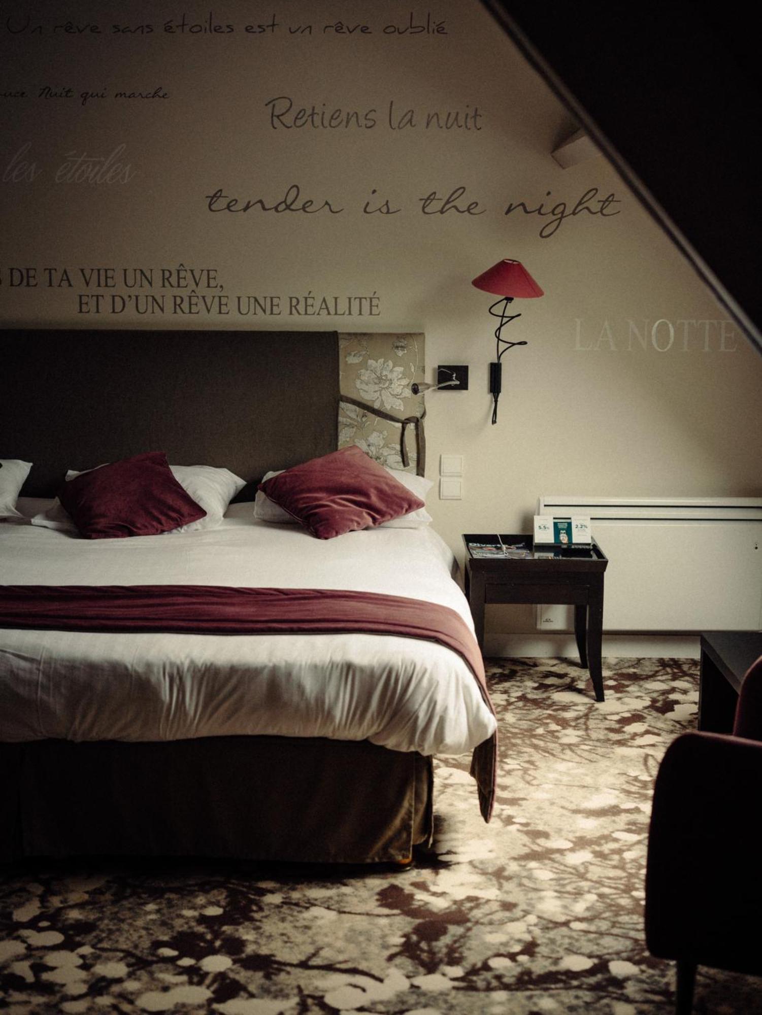 Logis Ar Milin Hotel Chateaubourg  Bagian luar foto