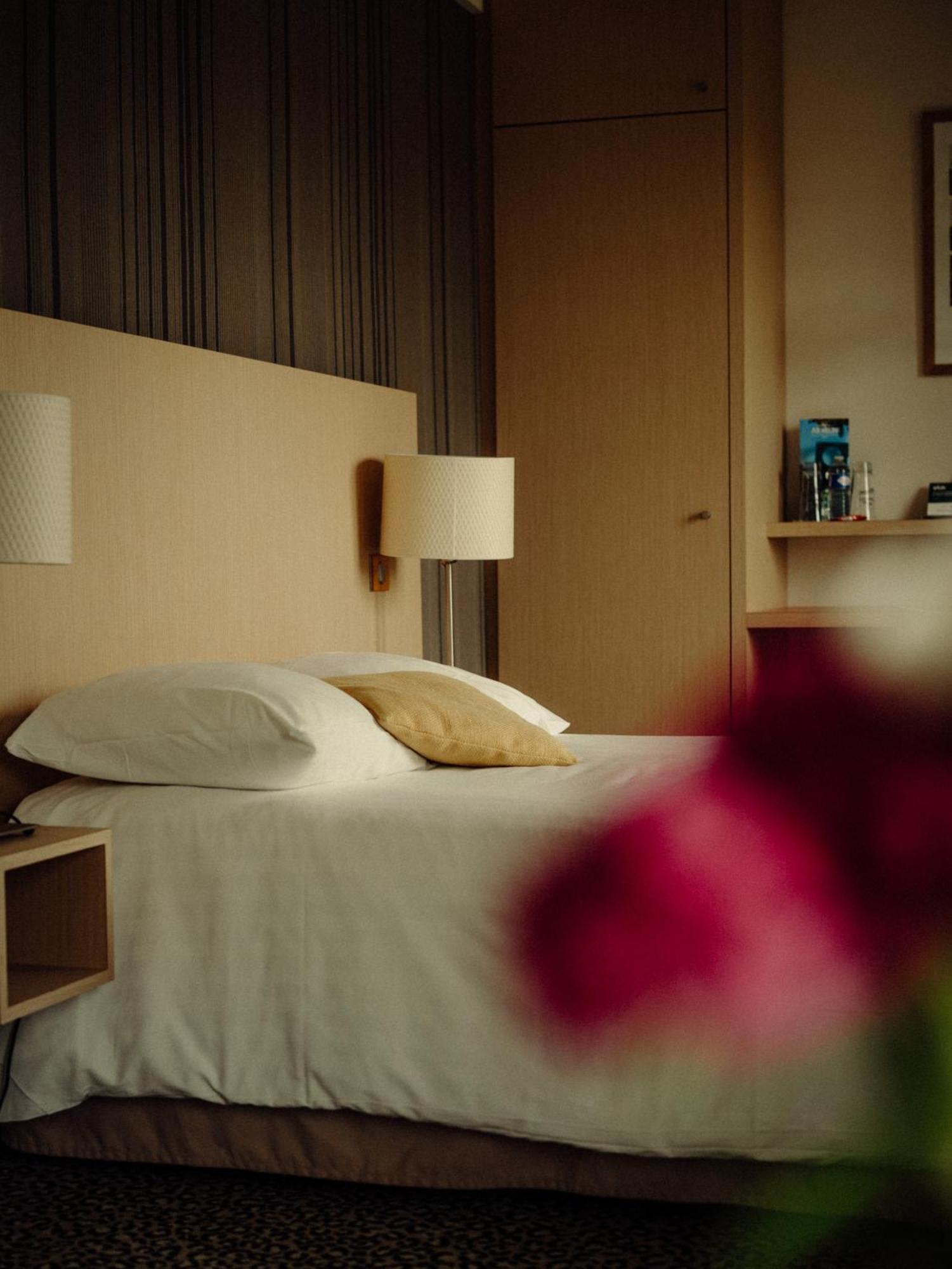 Logis Ar Milin Hotel Chateaubourg  Bagian luar foto