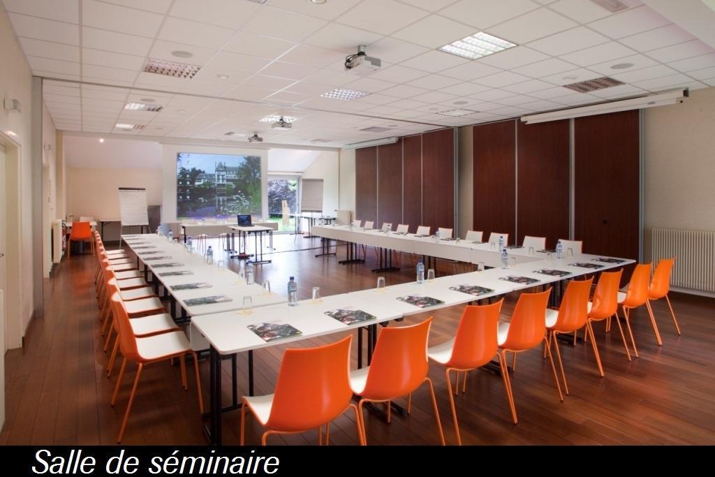Logis Ar Milin Hotel Chateaubourg  Bagian luar foto