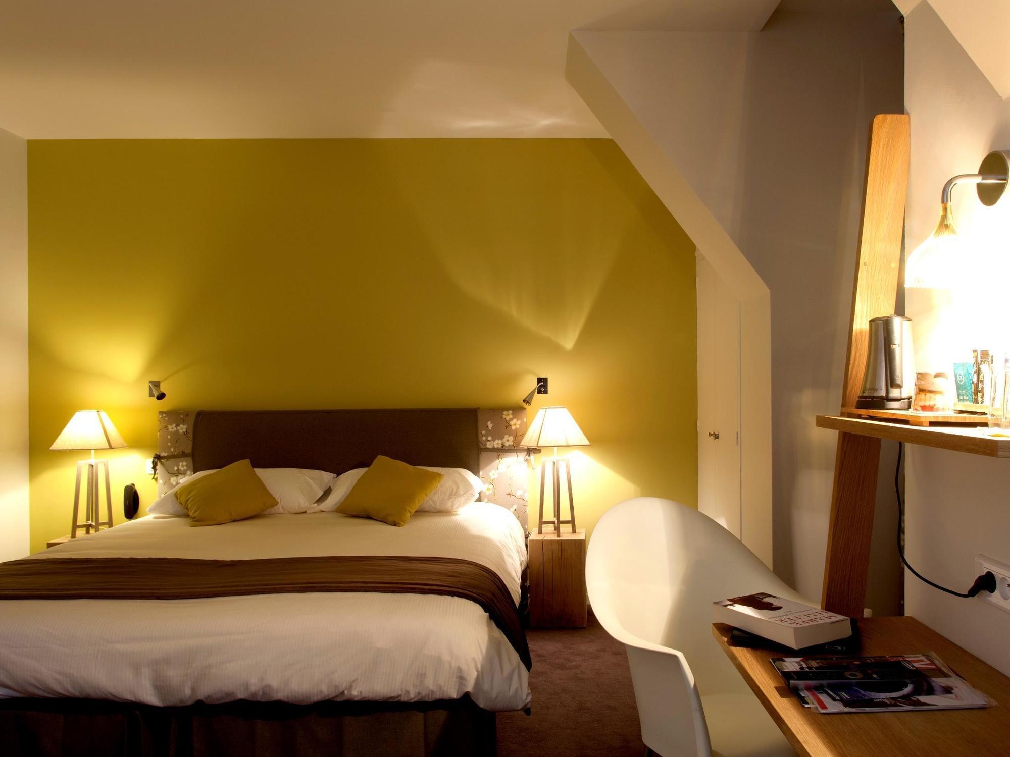 Logis Ar Milin Hotel Chateaubourg  Bagian luar foto