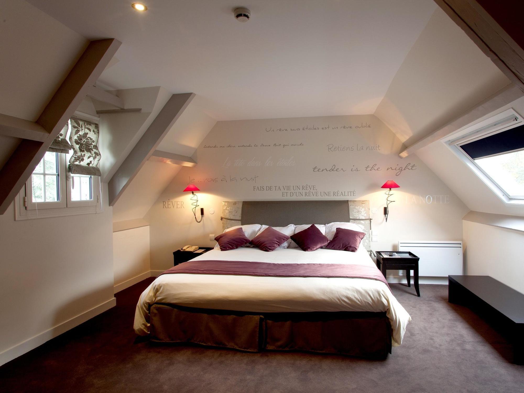 Logis Ar Milin Hotel Chateaubourg  Bagian luar foto