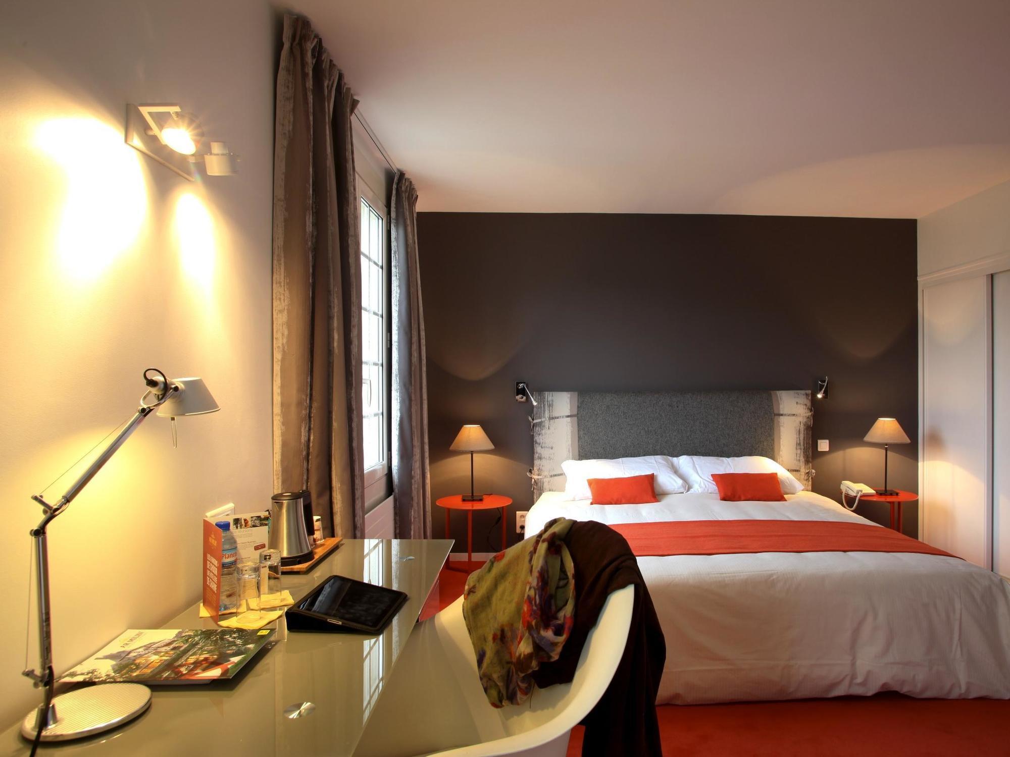 Logis Ar Milin Hotel Chateaubourg  Bagian luar foto