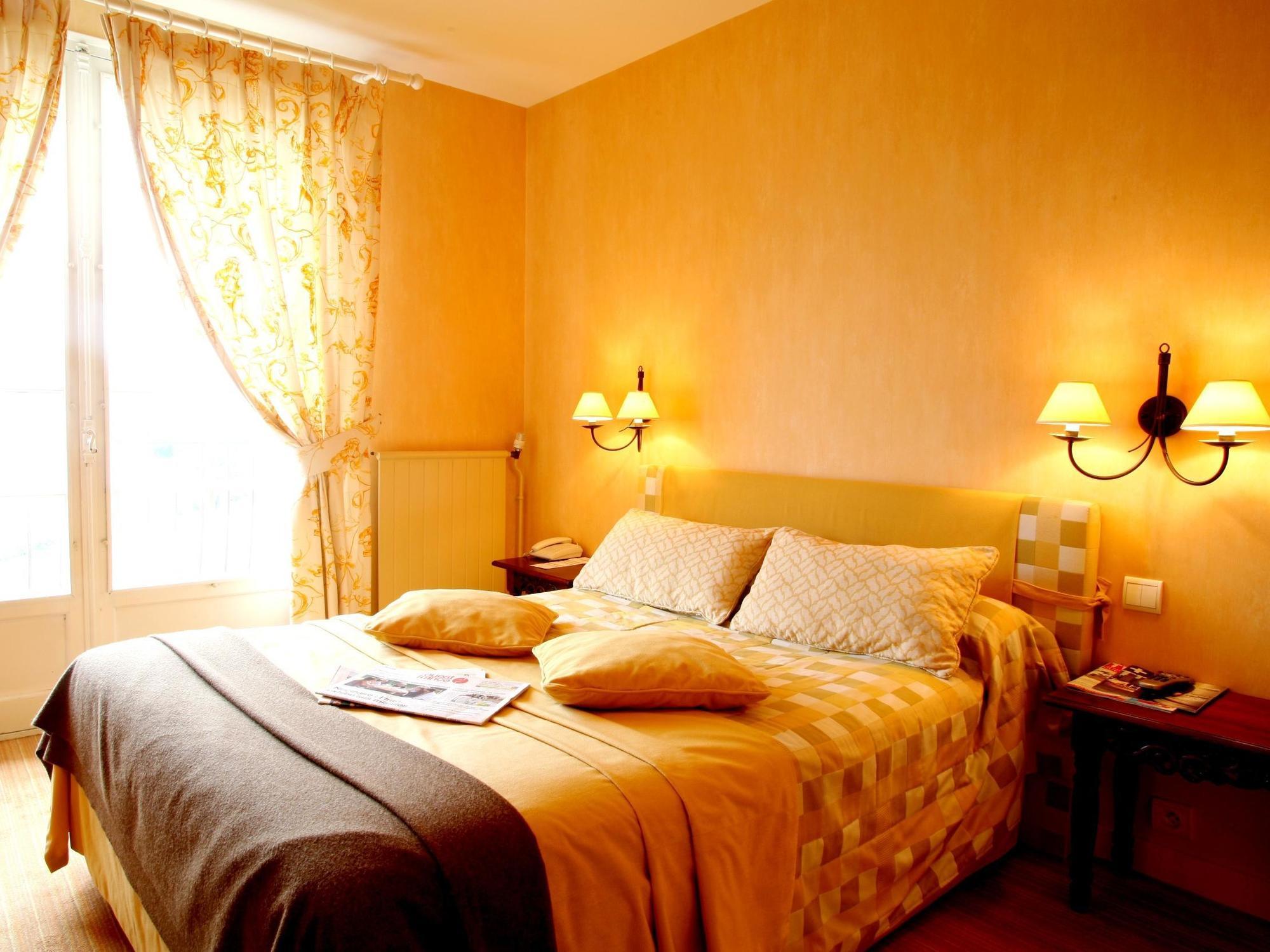 Logis Ar Milin Hotel Chateaubourg  Bagian luar foto