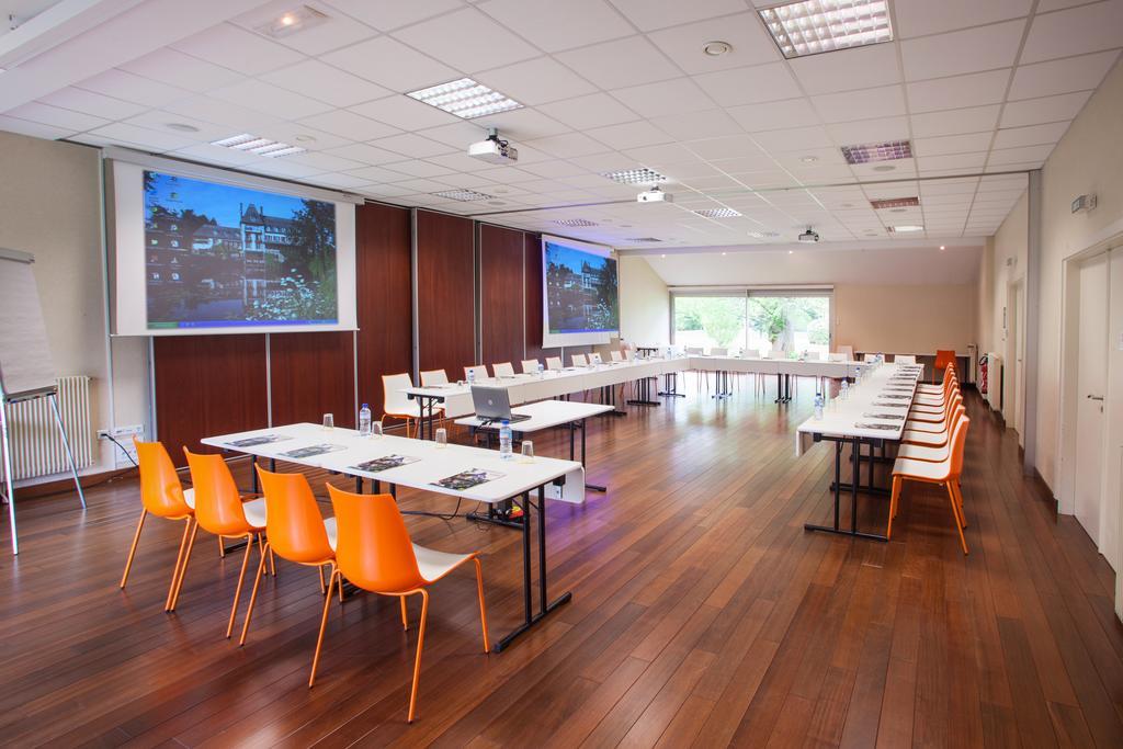 Logis Ar Milin Hotel Chateaubourg  Bagian luar foto